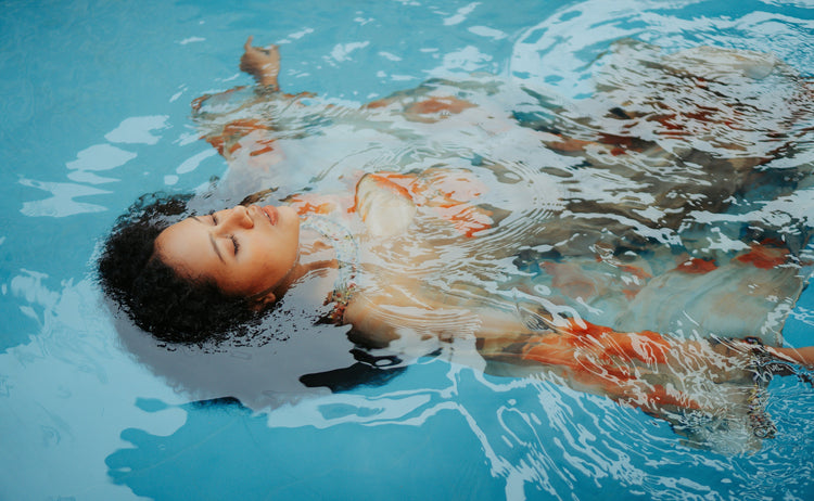 Saltwater vs. Chlorine Pool Systems: Costs, Maintenance, and Equipment Needed